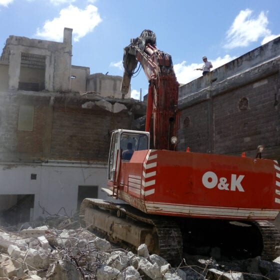 Κατεδάφιση στο Χαλάνδρι - ΟΔΙΟΣ Τεχνική, Κατασκευαστική